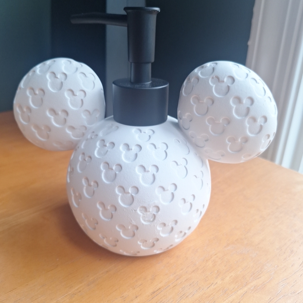 Disney Mickey mouse icon soap lotion dispenser matte White new